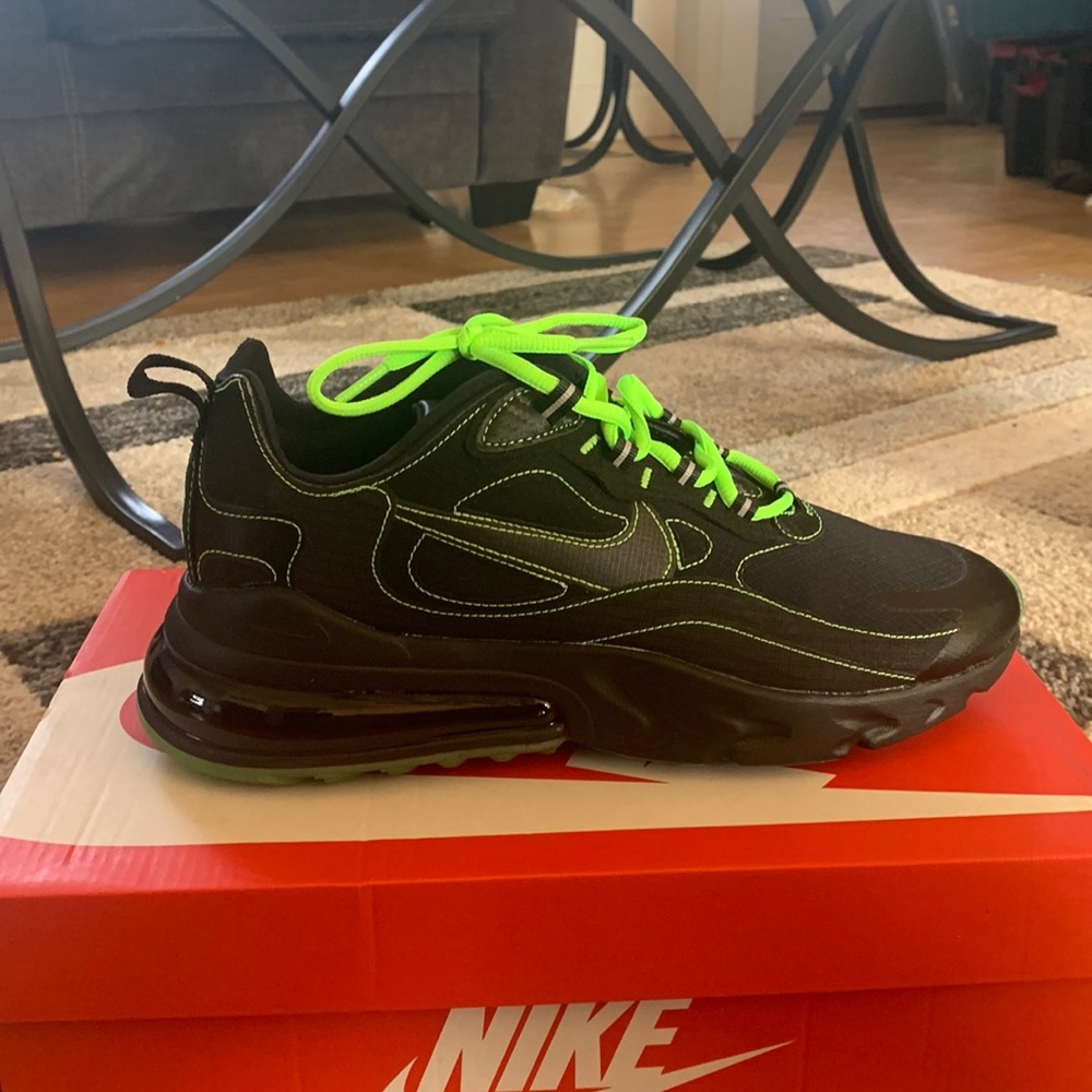 Nike mens air max 270 react sp, size 10